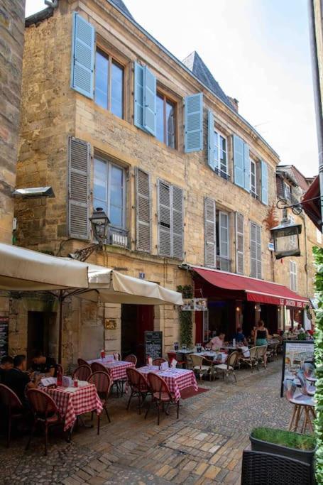 "Les Appartements De Betty A" Coeur Historique Sarlat Extérieur photo